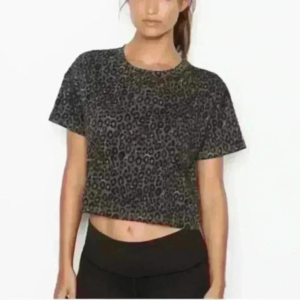 -Victoria Sport Black Gray Cheetah Animal Print Crop Top Small